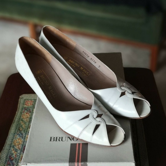 Bruno Magli Italy White Open Toe Shoes 8 AAAA - Picture 2 of 5